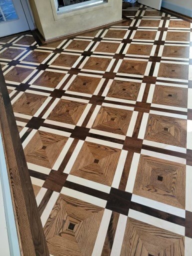 Geometric pattern hardwood inlay